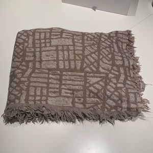 ARITZIA WILFRED blanket Scarf
